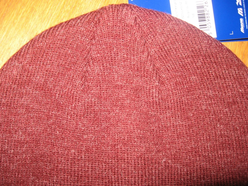 BNWT MENS MIZUNO MELANGE GOLF WINTER  BEANIE HAT BURGUNDY ONE SIZE FREE POSTAGE - Image 2 of 4