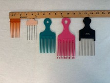 Lot Of 5 Plastic Wide Tooth Hair Lift Comb Hair Pick Plastic Metal Color Dip