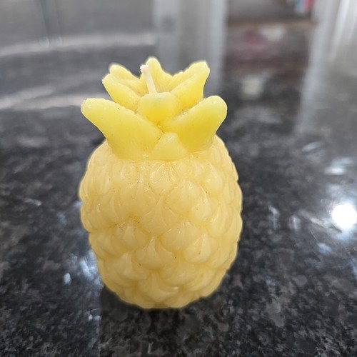Small Yellow Pineapple Shapped Candle - Picture 7 of 16