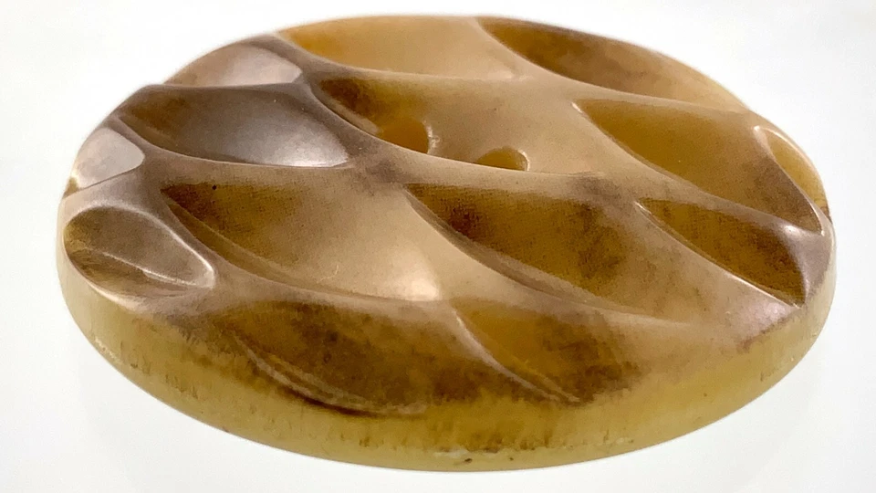 Vintage Molded Two-tone Plastic Garment Button Size 1.3in Design Pattern 941A - Image 3 of 4