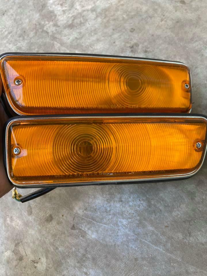 DATSUN 520 521 Pick up FRONT TURN SIGNAL LIGHTS LH+RH GENUINE