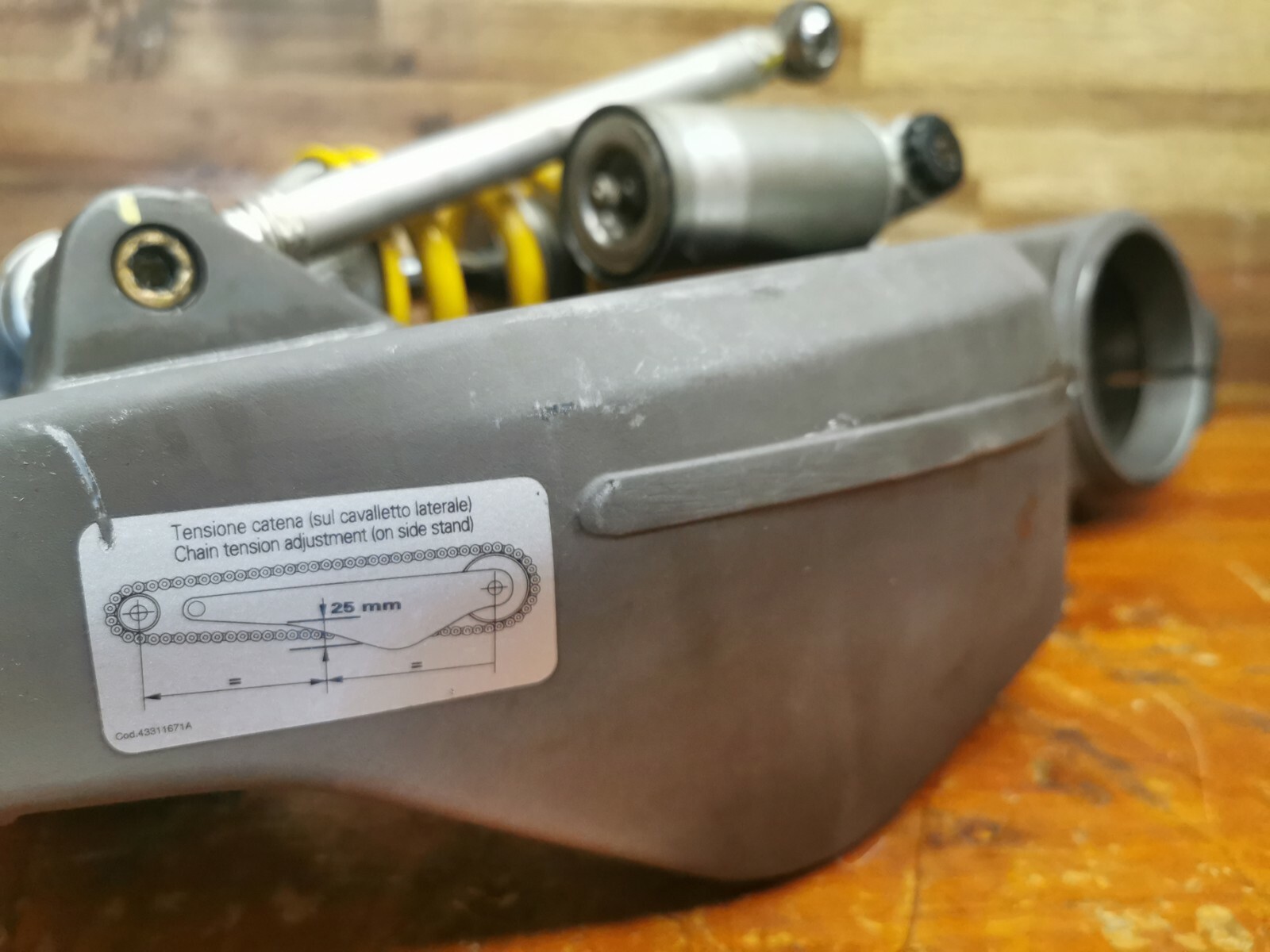 2000 Ducati 748S Rear Swing Arm Shock Suspension Dog Bone Linkage