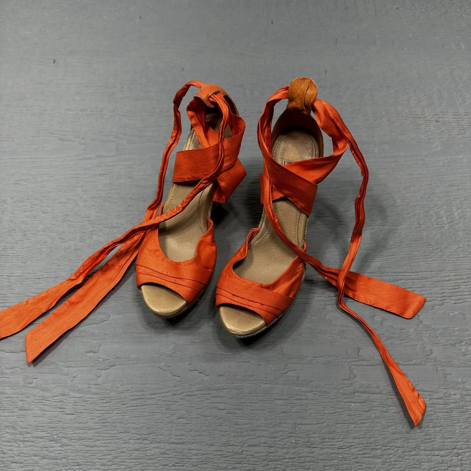 Scarpe UGG donna 6 zeppe arancioni tacco aperto cinturini casual punta aperta