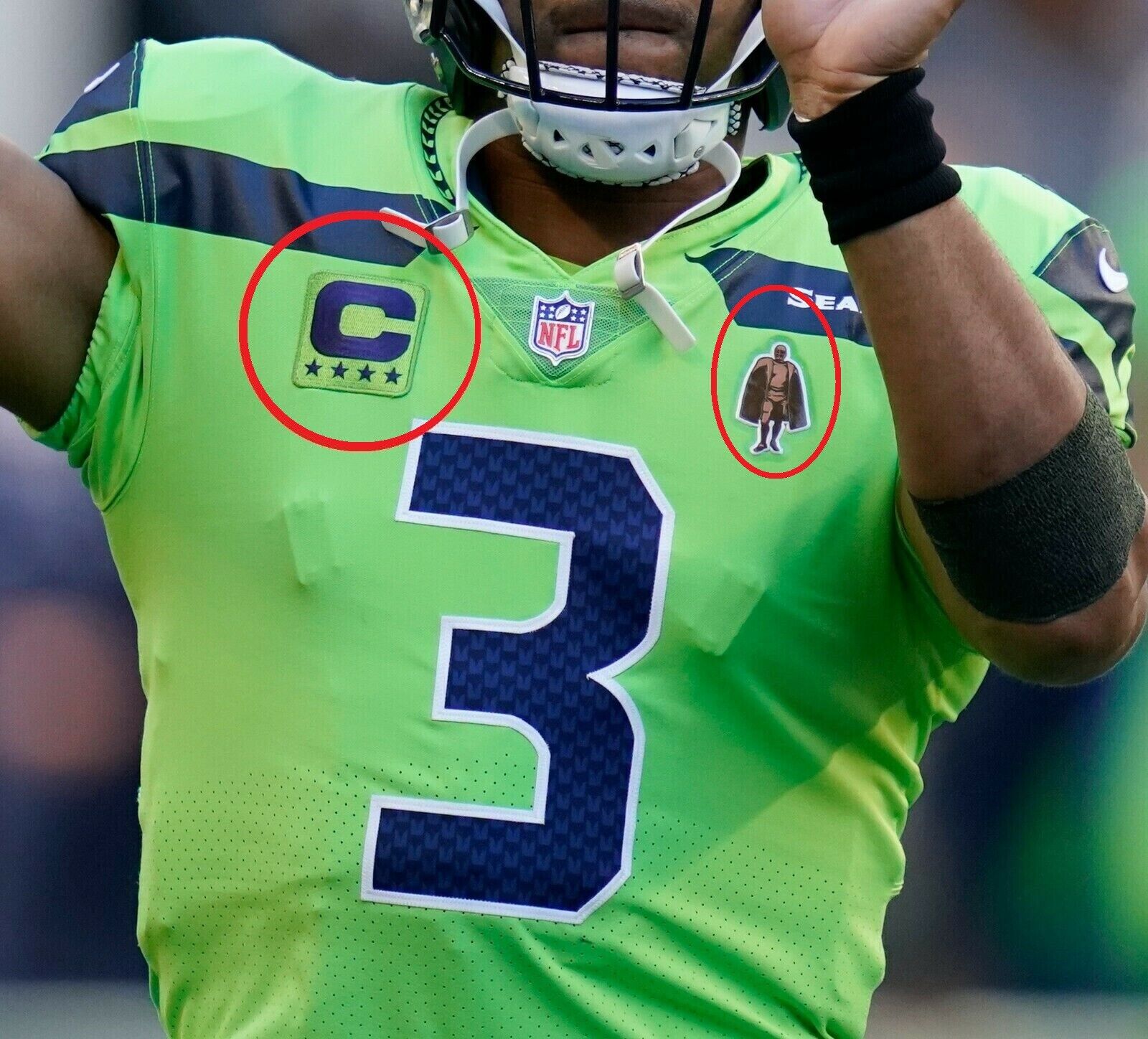 SEAHAWKS Russell Wilson COLOR RUSH 4-⭐⭐⭐⭐STAR CAPTAIN PATCH + MAN-of-YEAR  PATCH