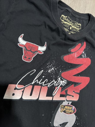 Mitchell & Ness Hardwood Classics Chicago Bulls NBA Finals 1996 Medium Tshirt - Picture 4 of 9