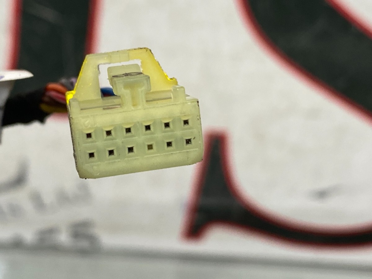 AS) GENUINE MERCEDES BENZ WIRING LOOM HARNESS PLUG CONNECTOR 
