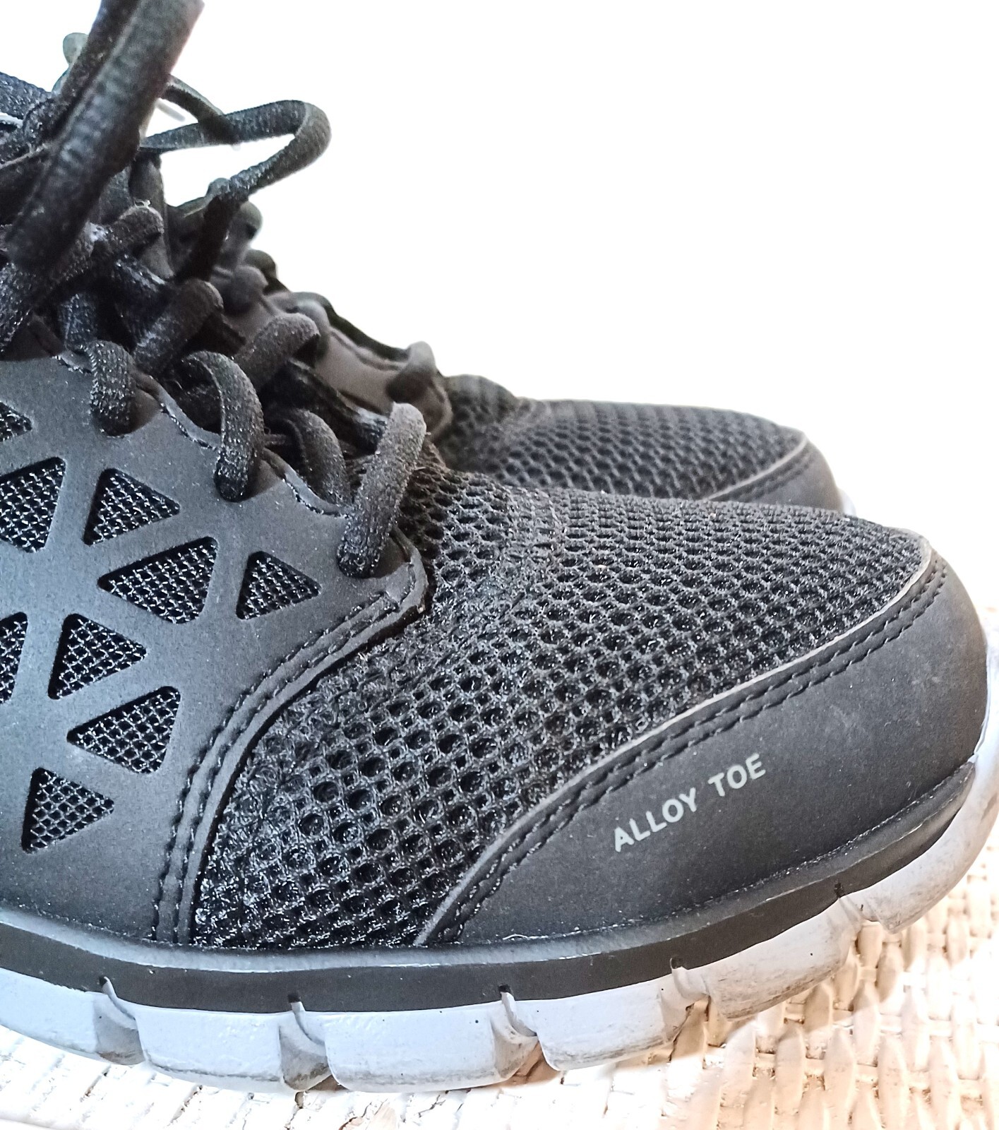 REEBOK Mens Size 6 Steel Toe, Work shoe, Toe Protection, Durable, Laces thumbnail 2