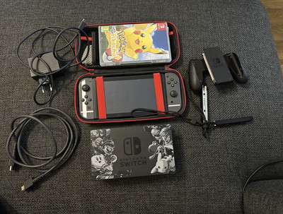 Nintendo Switch Super Smash Bros. Ultimate Limited Edition Spielekonsole
