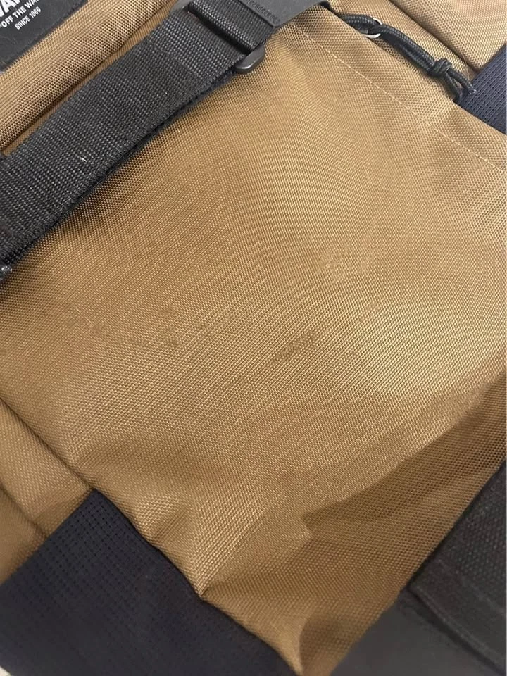 Mochila masculina Vans obstáculo laptop pacote de skate alças mostarda escura - Imagem 2 de 4