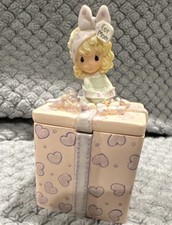 VTG Precious Moments A Mom  s Love is the Best Gift of All 2003