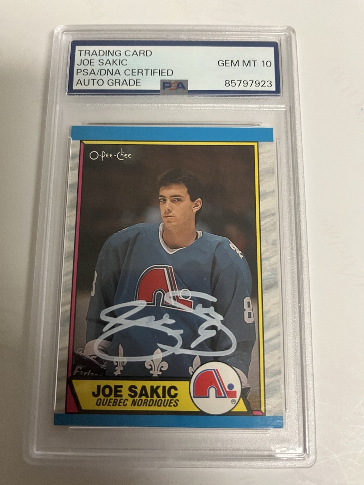 Autographed Joe Sakic 1989-90 O-Pee-Chee RC PSA 10 Auto Grade Signed Hockey view 1