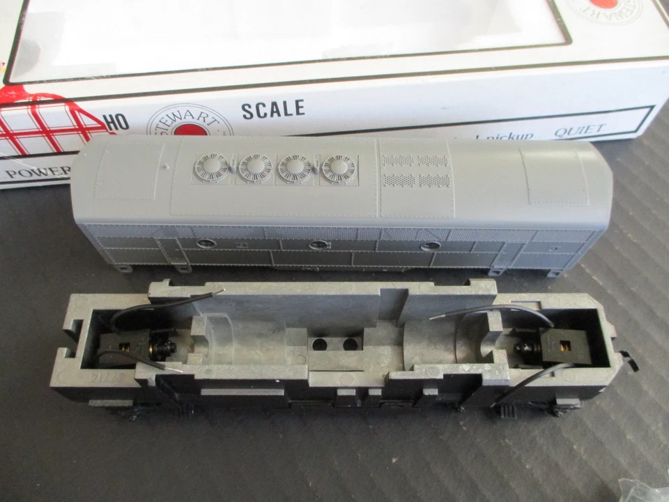 Stewart Undecorated F3B Phase II Body Chassis Frame & Trucks HO Scale No Motor - Image 4 of 4