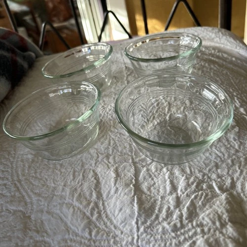 Vintage Set of 4 PYREX Clear 463 6 oz Scalloped Custard Cup Ramekin Bowl EUC
