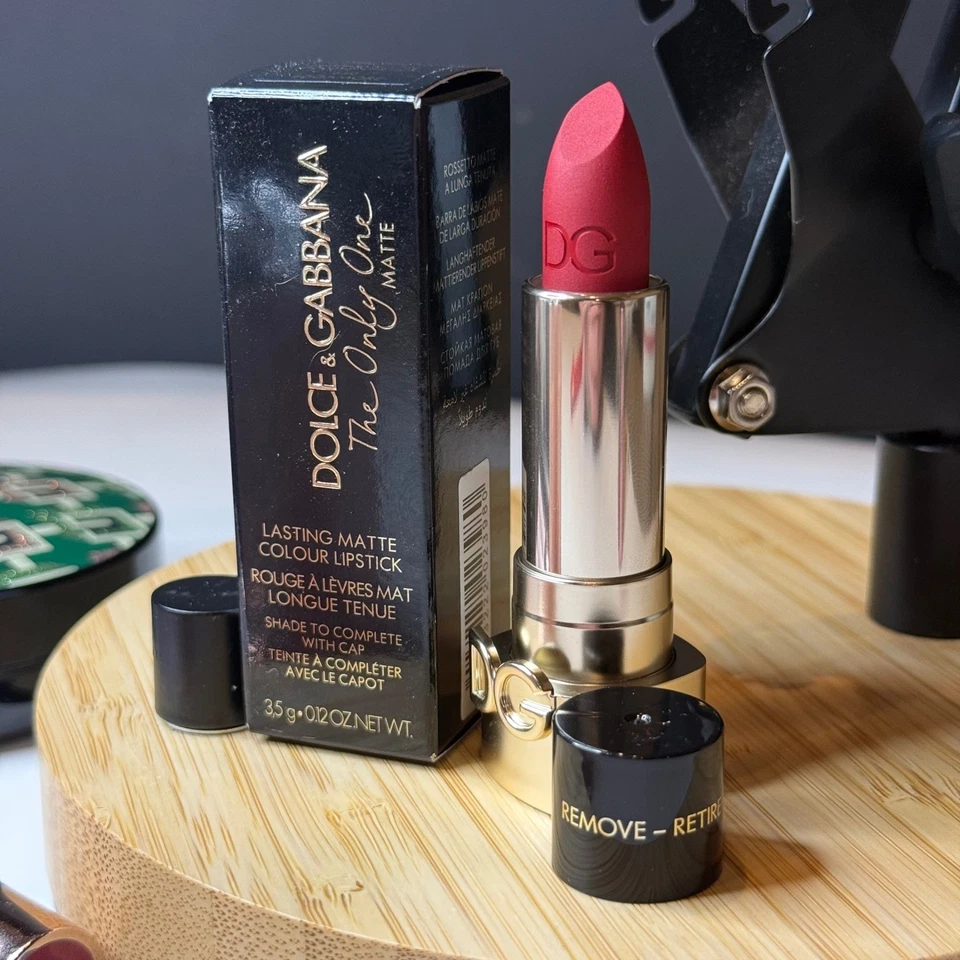 Dolce & Gabbana The Only One Matte Lasting Colour Lipstick Shade DGAmore 640 - Image 2 of 4