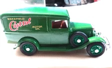 Eligor  Van Delivery Service Wakefield  Castrol  Diecast Green 1/43