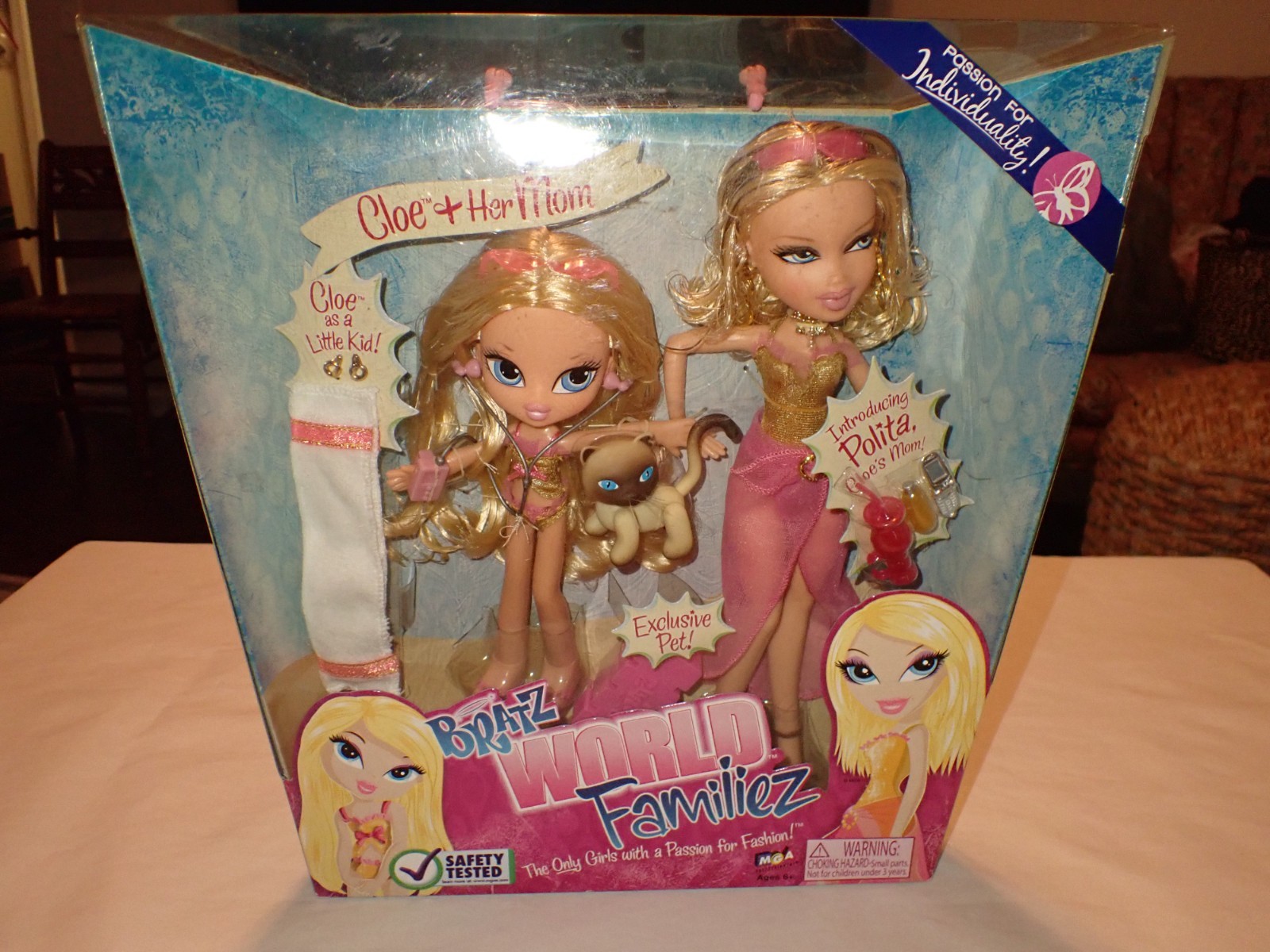 Детские куклы MGA Bratz World Familiez Cloe & Her Mom Polita — фото 2