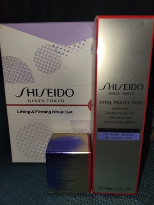 Shiseido Vital Perfection LiftDefine Radiance Serum 1.3 oz - BRAND NEW
