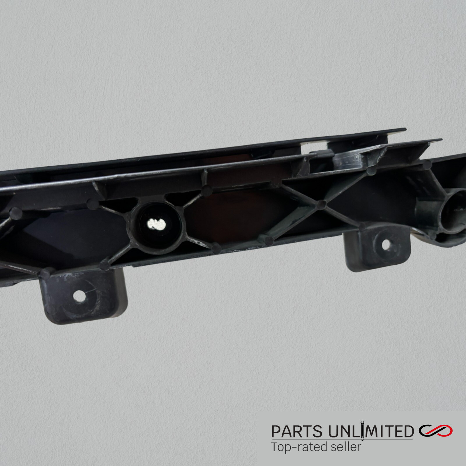14-17 Maserati Ghibli M157 OEM rear bumper cover center support mount bracket