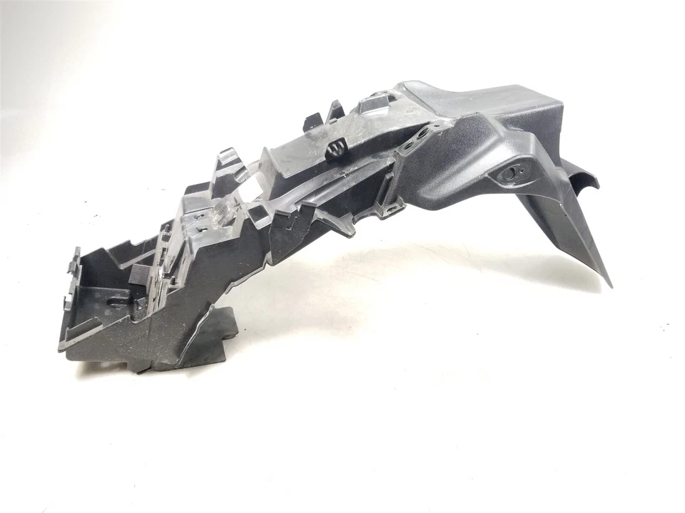 Guardabarros guardabarros guardabarros de rueda trasera Suzuki GW250 L 2013 Foto 3 de 4