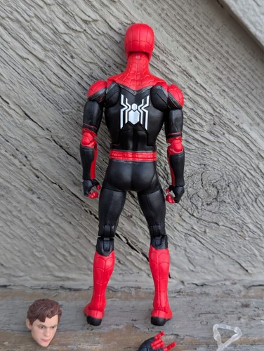 Marvel Legends Upgraded Suit Spider Man Peter Parker MCU Walmart Excl Complete - Bild 2 von 2