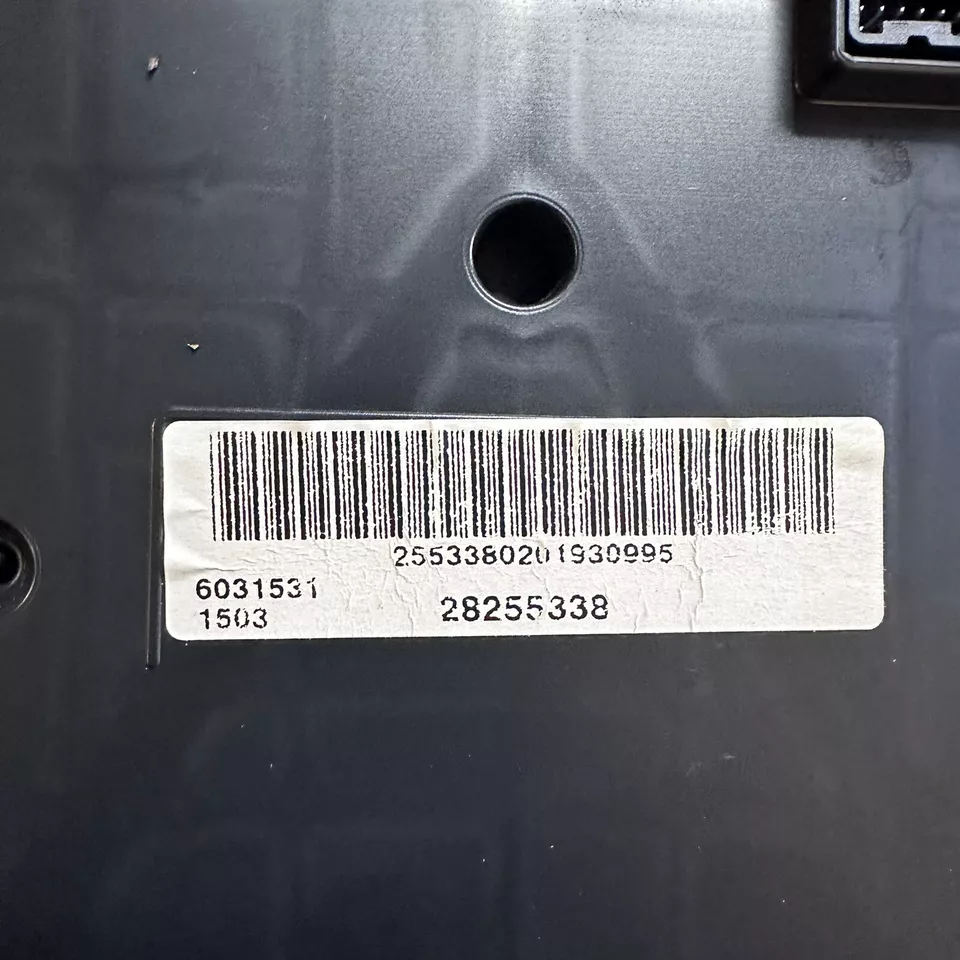Cuadro de instrumentos velocímetro Chevrolet Tahoe 2009-2014 indicadores 28255338 164 k Foto 3 de 4
