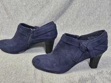 Coach And Four Boots Womens Size 8.5 Blue Suede Ankle Booties Heels Zip