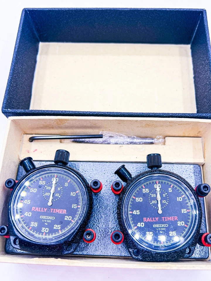 Seiko 2 Stück WRC World Rally Championship Stoppuhr 0,2 Sekunden Set Box funk...
