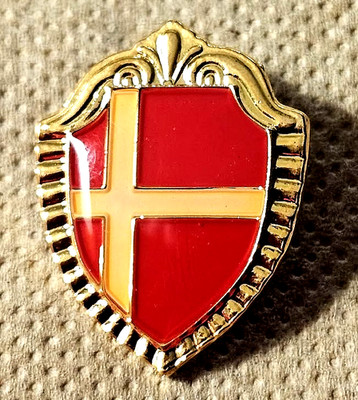 VINTAGE ''SMALL DENMARK FLAG GOLD'' PIN TRADED @ 2026 OLYMPIC GAMES MILANO