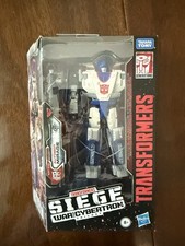 Transformers Siege WFC MIRAGE Deluxe Class Hasbro New Figure