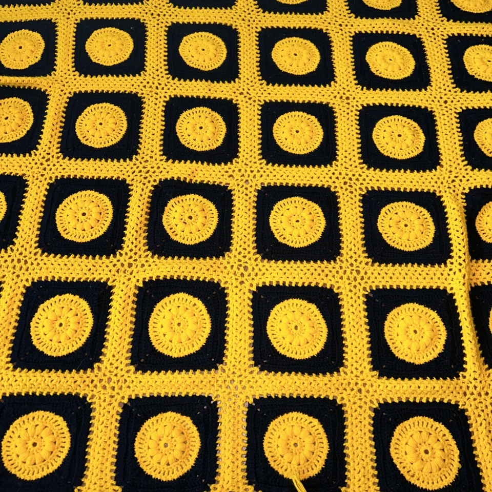 Cobertor quadrado antigo enorme de crochê afegão preto amarelo vovó 95” X 77” Steelers - Imagem 2 de 4