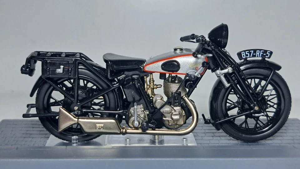 Terrot 350 ccm 1930 1:24 - Bild 4 von 4