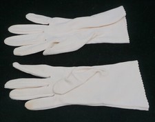 VINTAGE PALE PINK NYLON WOMEN'S DRESS GLOVES