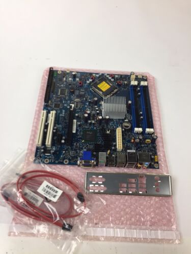 Intel DG965MQ, D37419-302 LGA 775/Socket T with Accessories - Picture 1 of 7