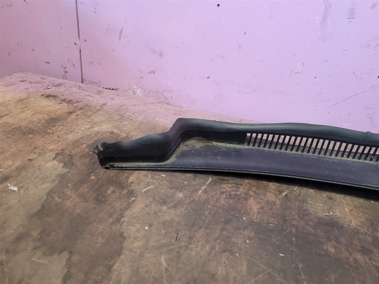 BMW 1 Series F40 2019 Msport Front Windscreen Scuttle Panel Wiper  