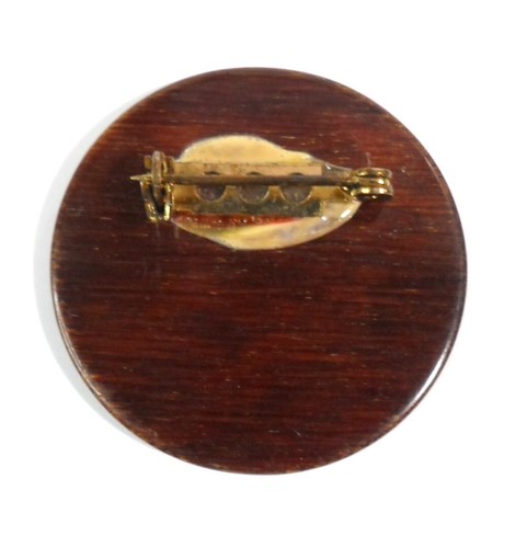 Vintage ROUND WOOD PIN w/ STRAWBERRIES BUMBLEBEE Hand Painted Signed Sandy 1.5" - Picture 5 of 6