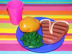 children's play dishes and food