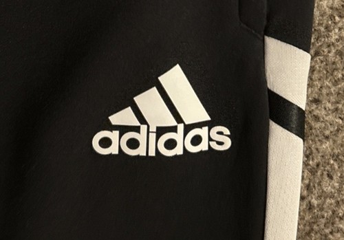 Pantaloni da allenamento Fulham FC Adidas, XXL (2XL), tasche con cerniera, ottime condizioni - Foto 3 di 5