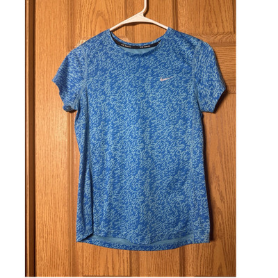 Nike Dri-FIT Women s S Blue Abstract Short Sleeve Crew Neck Running T-Shirt