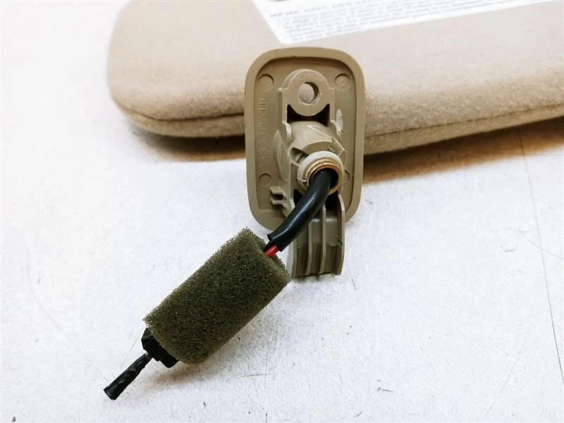 Parasol izquierdo Mazda 2007 6 conductores con iluminación fabricante original usado probado Foto 4 de 4