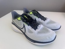 BARELY USED Nike Mens ZoomX Vomero 17 Running...