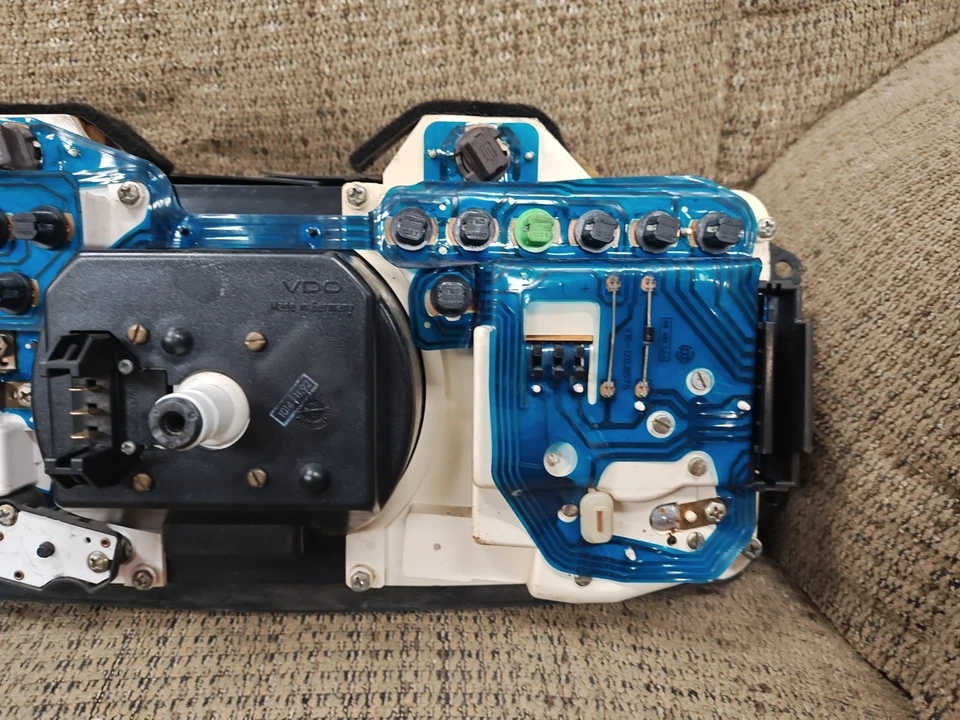 Velocímetro usado SAAB 900 Turbo Instrument Cluster 1992 a 1994 129 k Foto 4 de 4