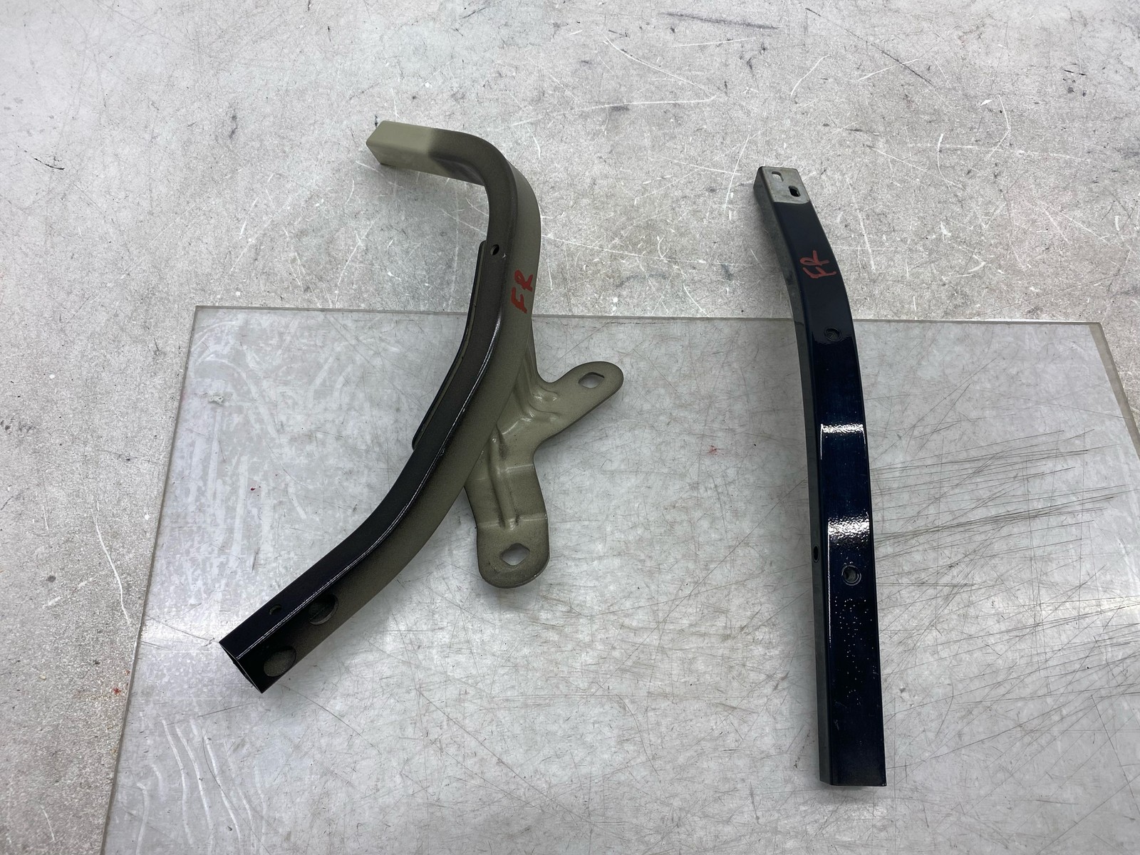 2016-2020 BENTLEY BENTAYGA OEM RH FRONT RIGHT HEADLIGHT LAMP BRACKET SET 2 PCS