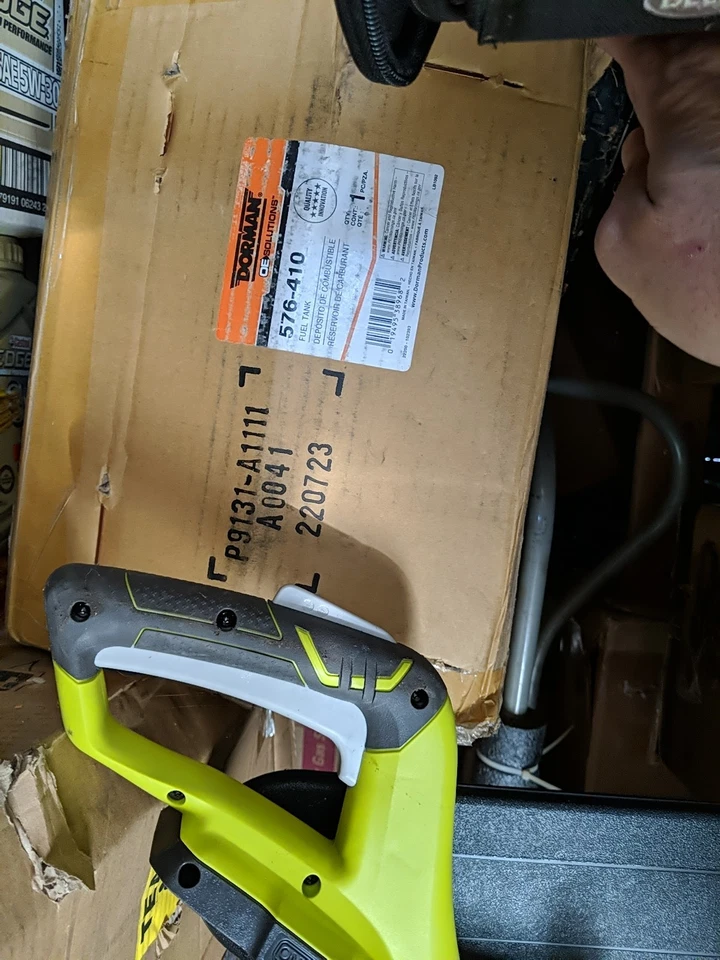 Tanque de combustible para Kia Sportage 1995-2001 Dorman 576-410 Solutions Foto 2 de 2