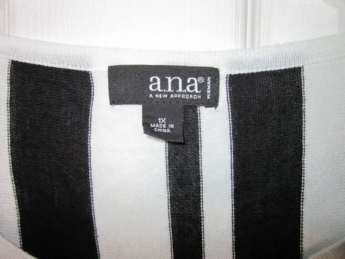 WOMEN'S PLUS A.N.A. BLACK & WHITE PULLOVER SWEATER, SIZE 1X, # 514 - Picture 6 of 9