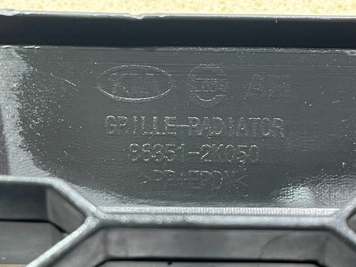 KIA SOUL 2010 PARACHOQUES DELANTERO SUPERIOR CROMADO PARRILLA RADIADOR MOLDURA 86351-2K050/2008-12 - Imagen 9 de 9