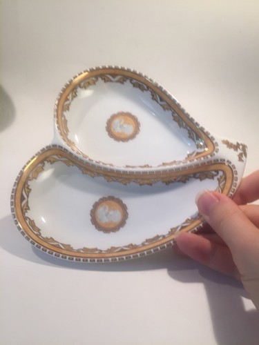 Cameo Brooch Divided Porcelain Dish - Picture 9 of 12