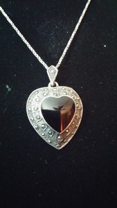Vintage-925-sterling-silver-black-onyx-marcasite-heart-pendant-with-chain