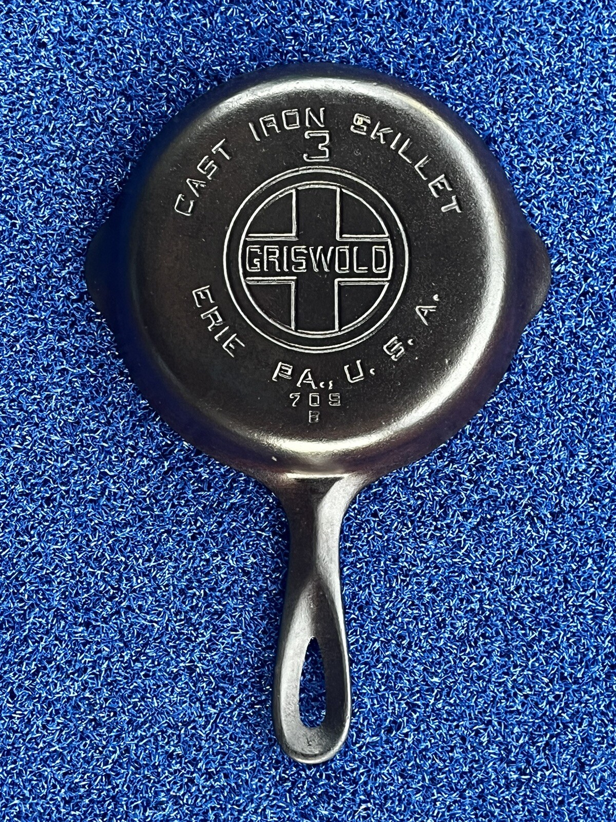 Vintage Cast Iron Skillet GRISWOLD 3 709B Large Logo Fully RESTORED