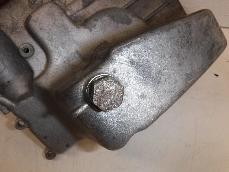 Kawasaki Ninja ZX7R 1996 cubierta inferior del cárter de aceite del motor Foto 4 de 4