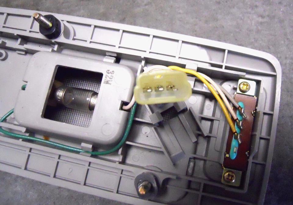 Conjunto de interruptor de luz de habitación Subaru Impreza GT WRX 2002-07 OEM P/N 84601FE000NE Foto 3 de 3